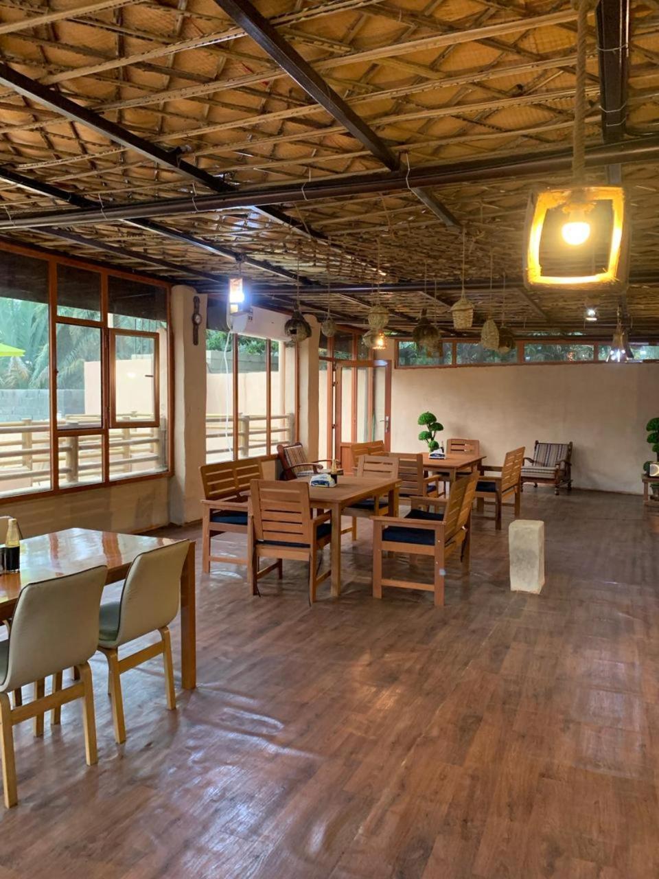 بيت نُزل السلام Bait Salam Inn Al Ḩamrāʼ エクステリア 写真