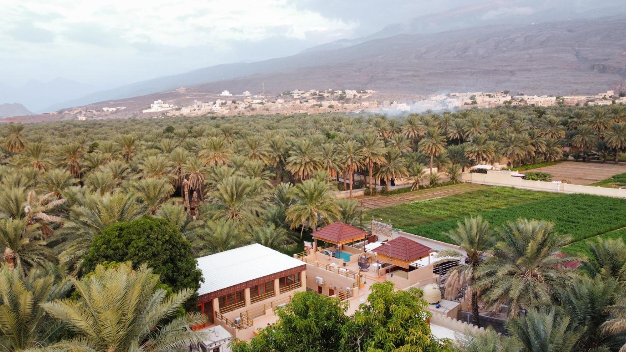 بيت نُزل السلام Bait Salam Inn Al Ḩamrāʼ エクステリア 写真