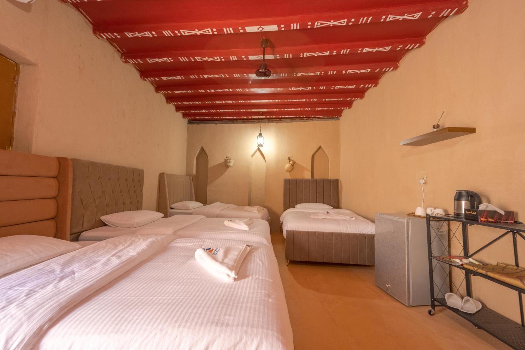 بيت نُزل السلام Bait Salam Inn Al Ḩamrāʼ エクステリア 写真
