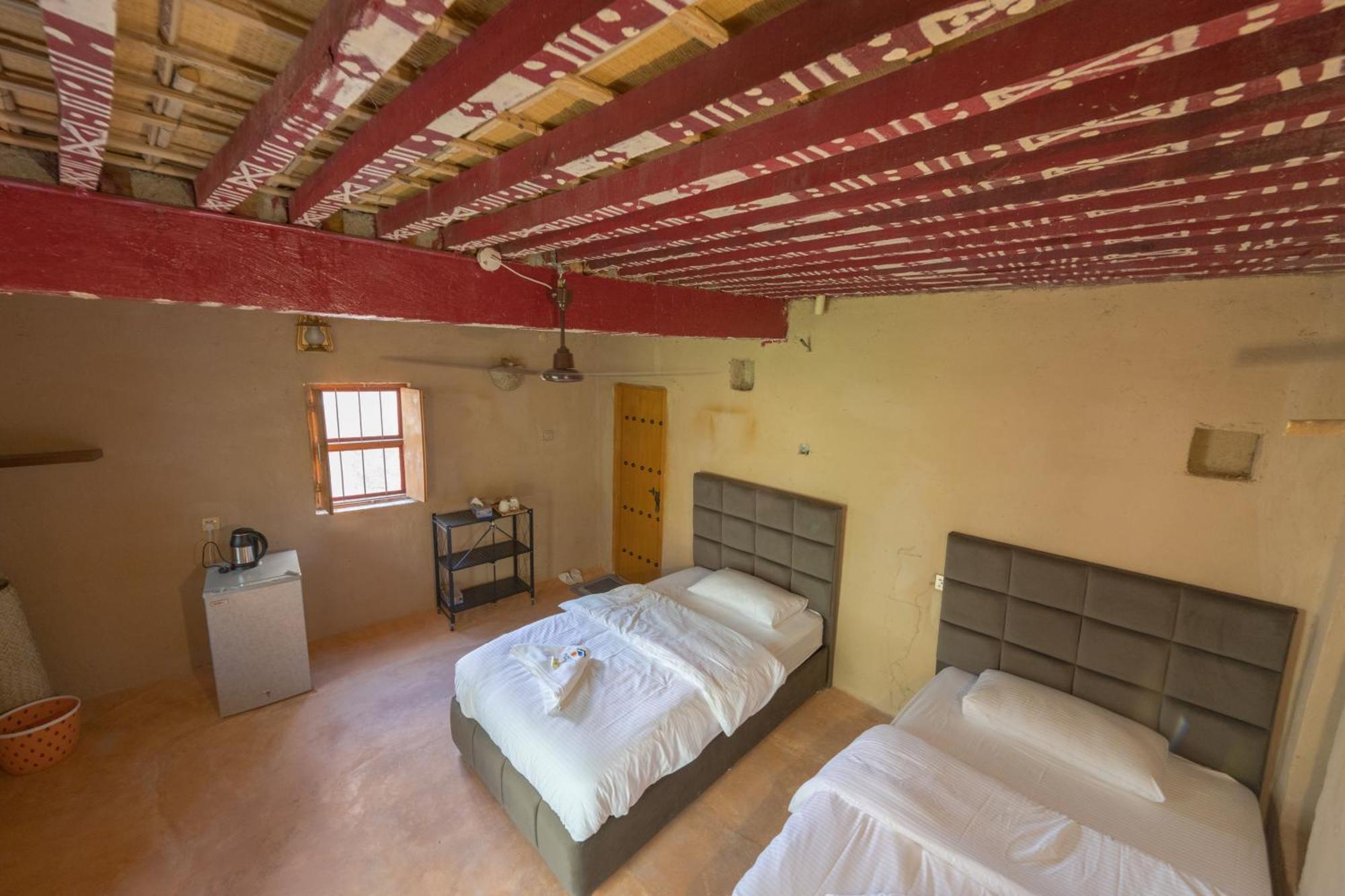 بيت نُزل السلام Bait Salam Inn Al Ḩamrāʼ エクステリア 写真