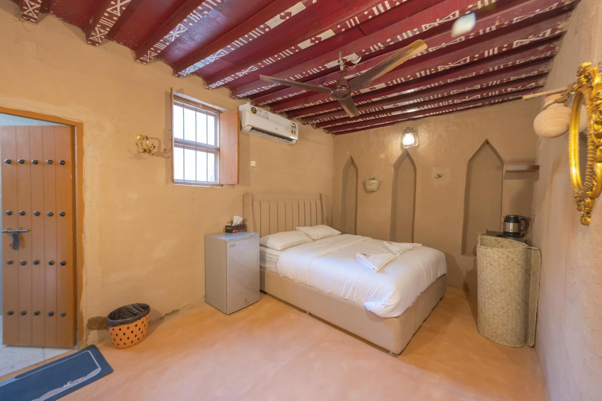 بيت نُزل السلام Bait Salam Inn Al Ḩamrāʼ エクステリア 写真