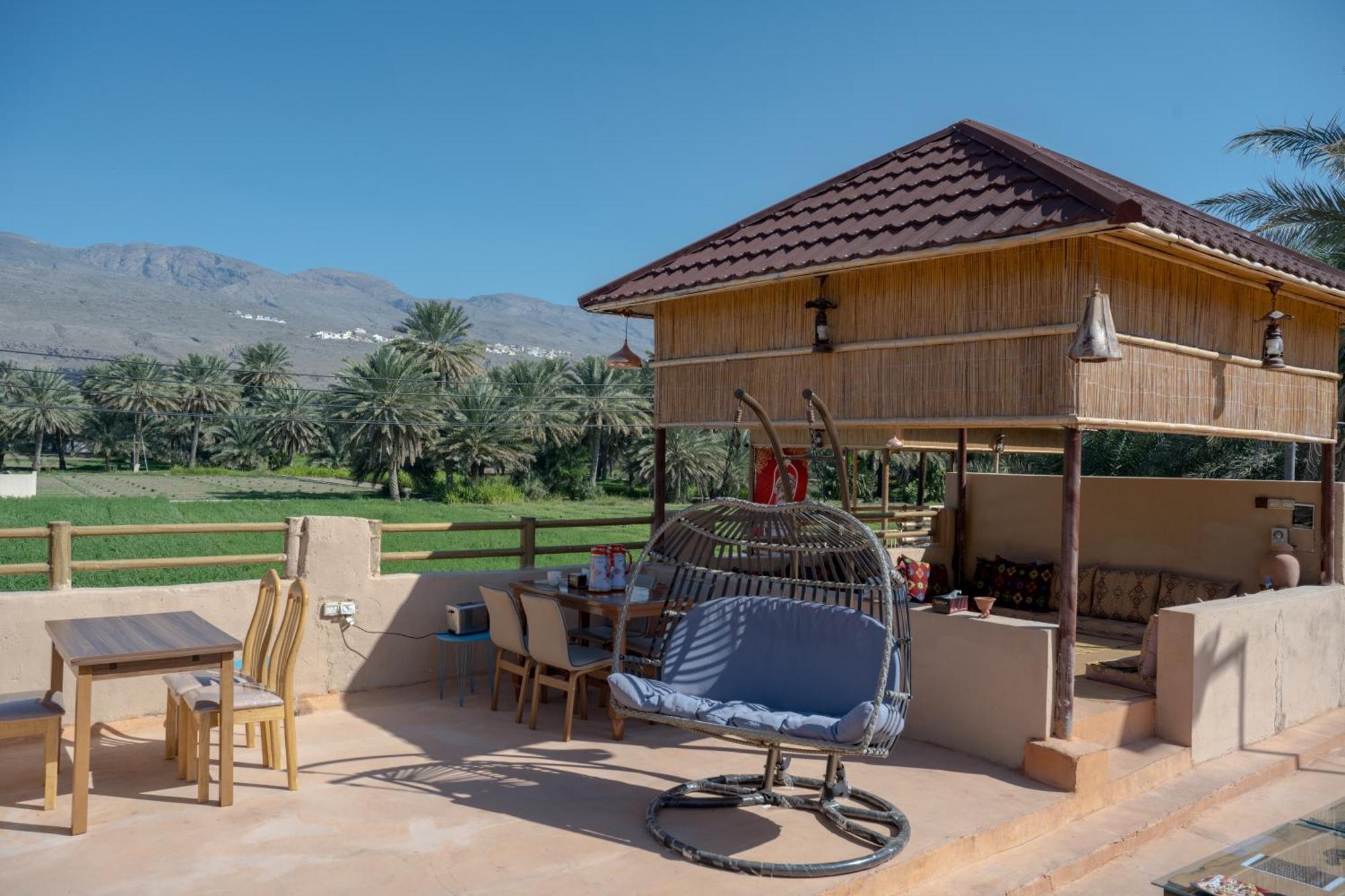 بيت نُزل السلام Bait Salam Inn Al Ḩamrāʼ エクステリア 写真