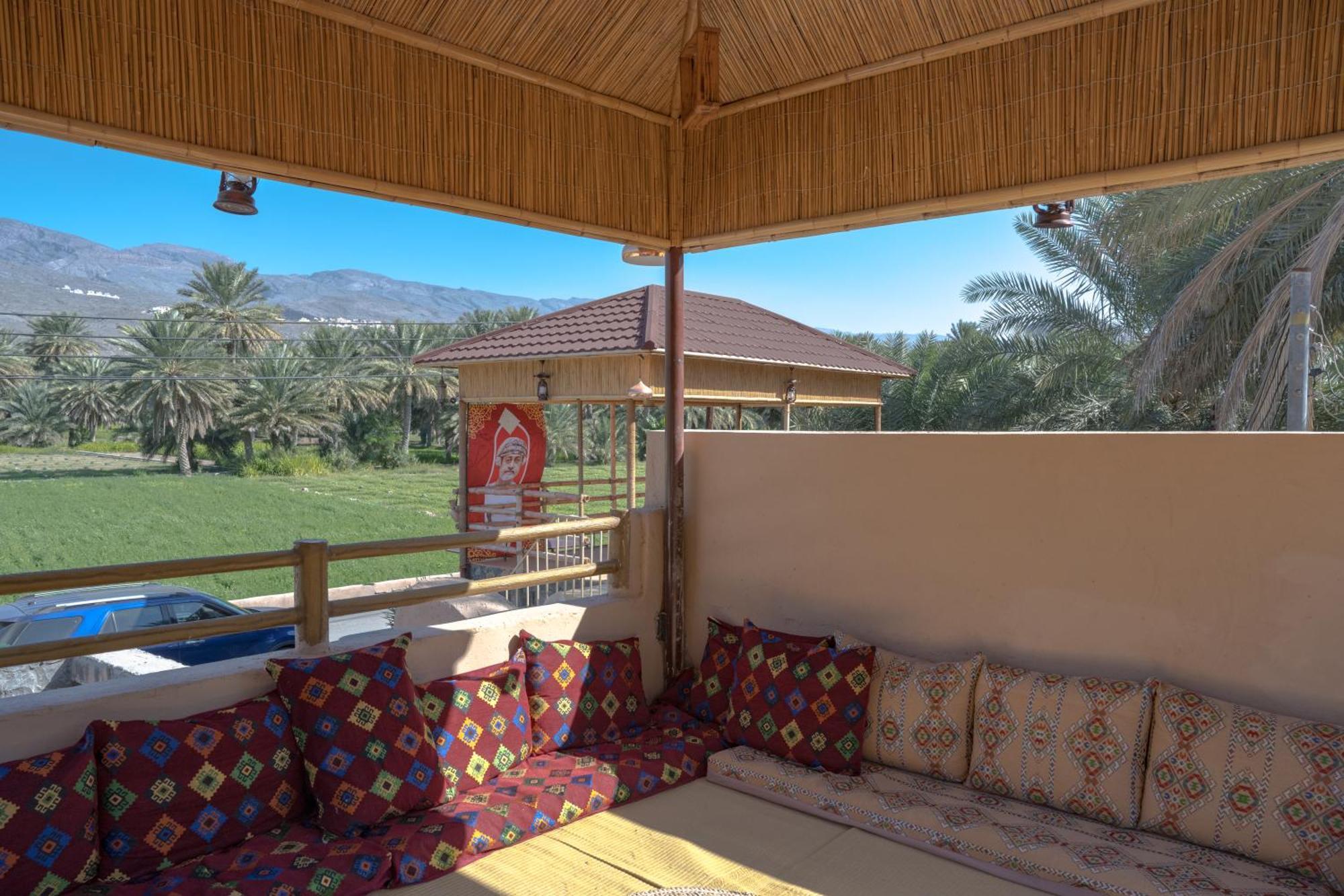 بيت نُزل السلام Bait Salam Inn Al Ḩamrāʼ エクステリア 写真