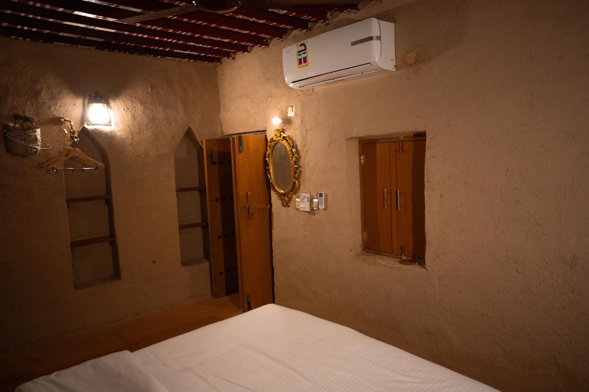 بيت نُزل السلام Bait Salam Inn Al Ḩamrāʼ エクステリア 写真