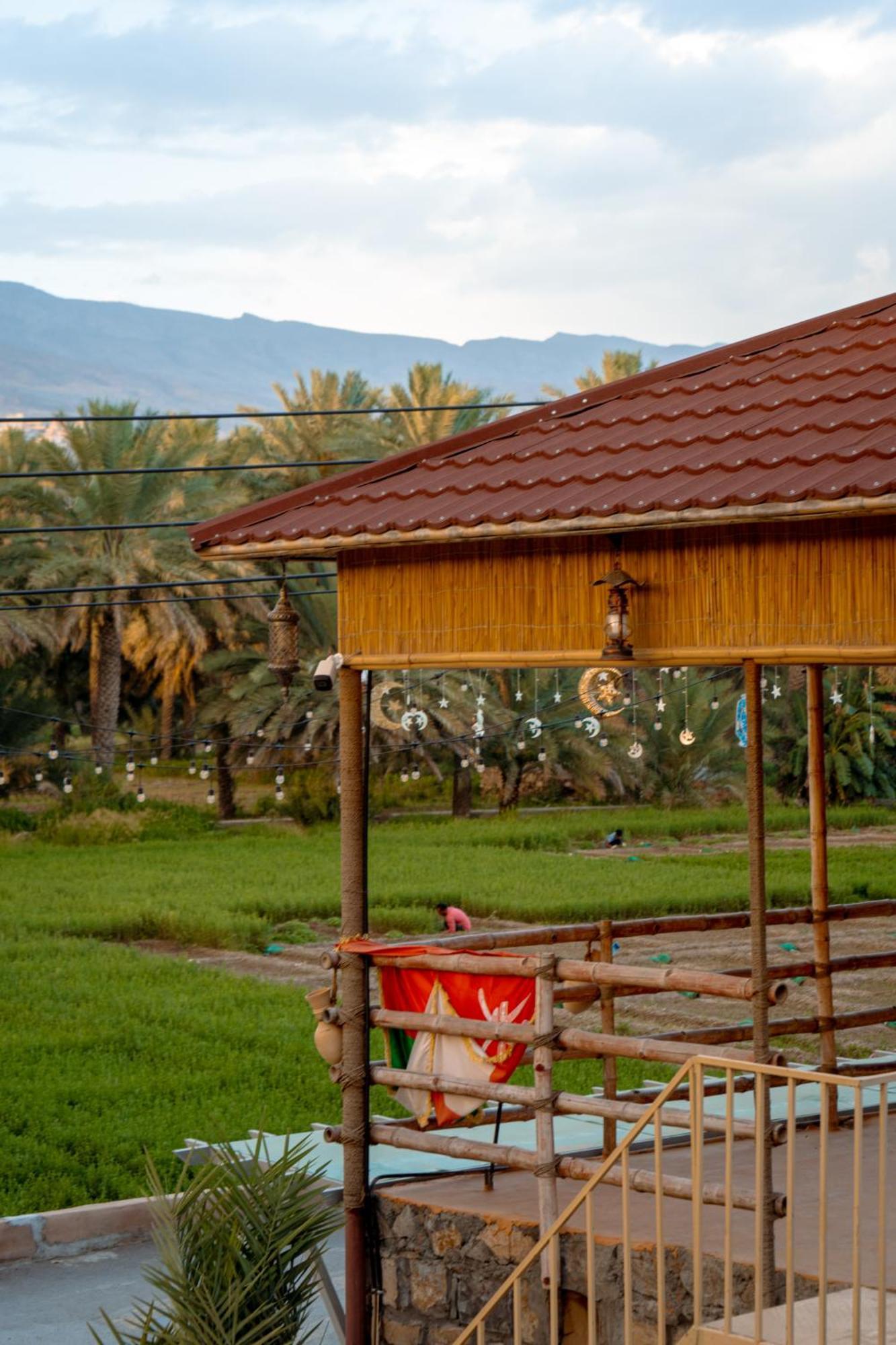 بيت نُزل السلام Bait Salam Inn Al Ḩamrāʼ エクステリア 写真
