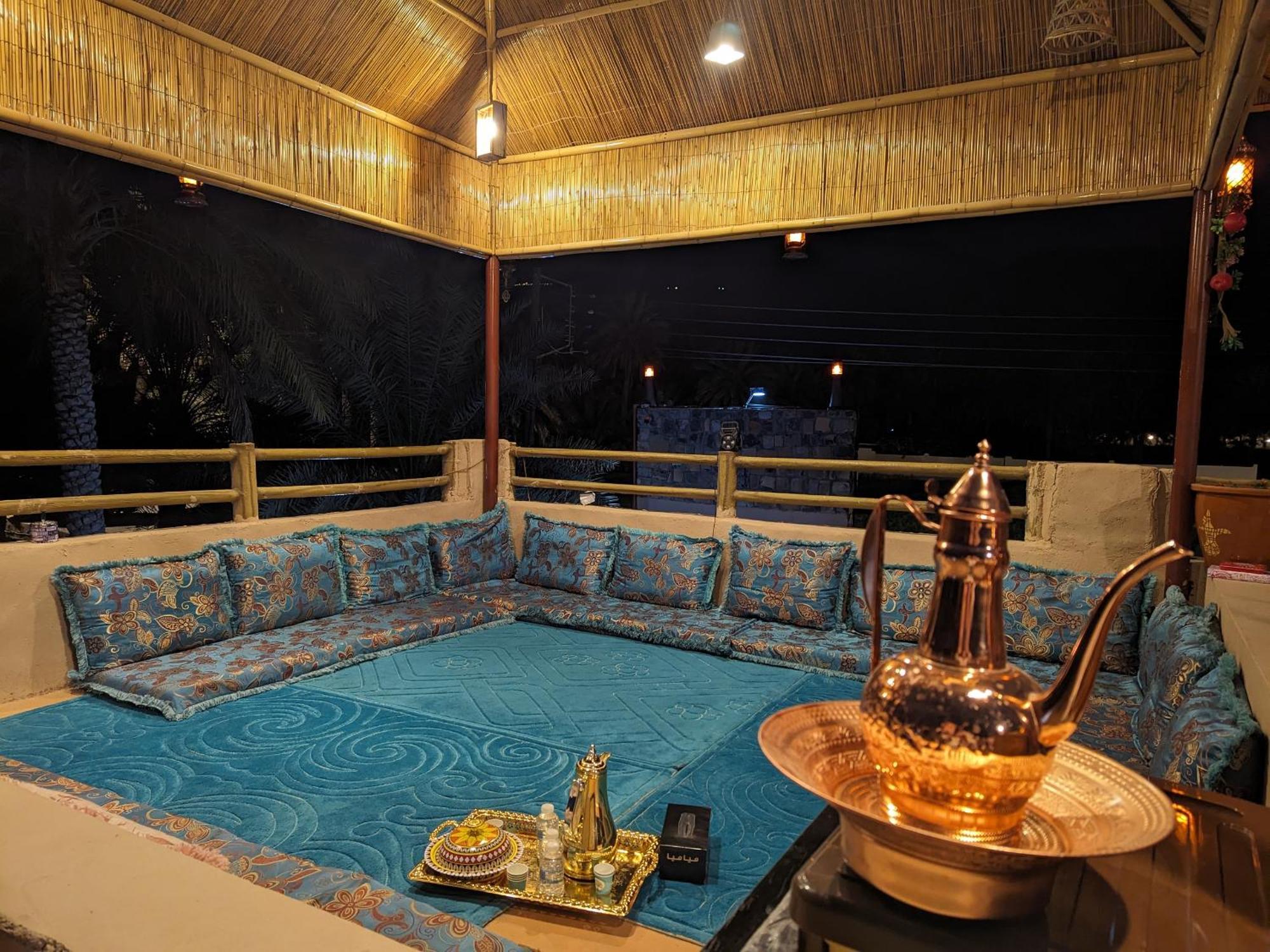 بيت نُزل السلام Bait Salam Inn Al Ḩamrāʼ エクステリア 写真